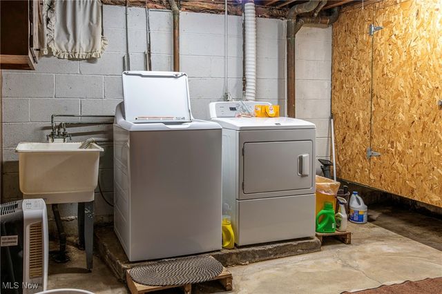 34152 Oak Knoll Street, Eastlake, OH 44095