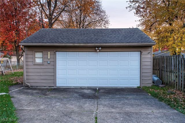 34152 Oak Knoll Street, Eastlake, OH 44095