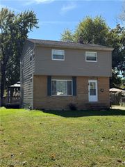 34152 Oak Knoll Street, Eastlake, OH 44095