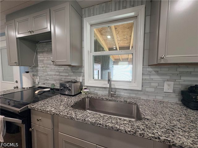 2781 Indianwood DR, North Fort Myers, FL 33917