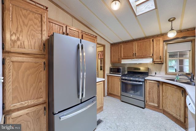 109 MAPLE AVE, Manheim, PA 17545