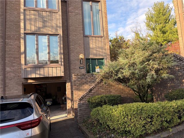 264 Elm Ct, Ross Twp, PA 15237