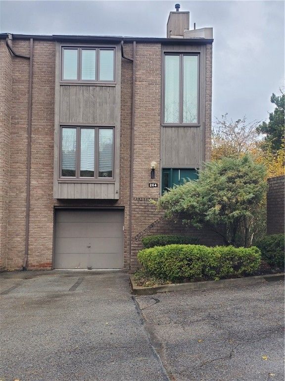 264 Elm Ct, Ross Twp, PA 15237