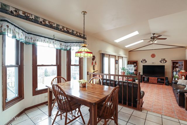1162 Sandhurst Drive, Buffalo Grove, IL 60089