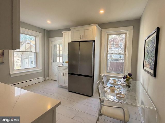 330 BEECHWOOD AVE, Ewing, NJ 08618