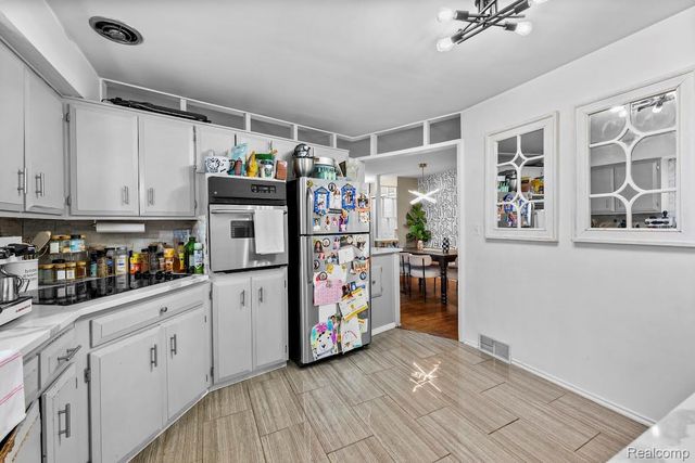 1906 Carlysle Street, Dearborn, MI 48124