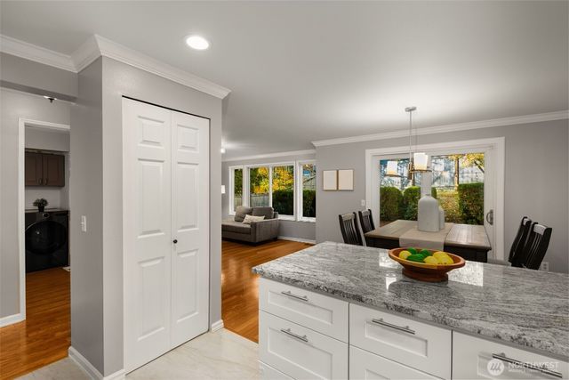 24230 SE 44th Street, Sammamish, WA 98029