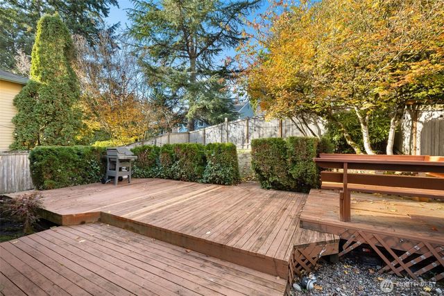 24230 SE 44th Street, Sammamish, WA 98029