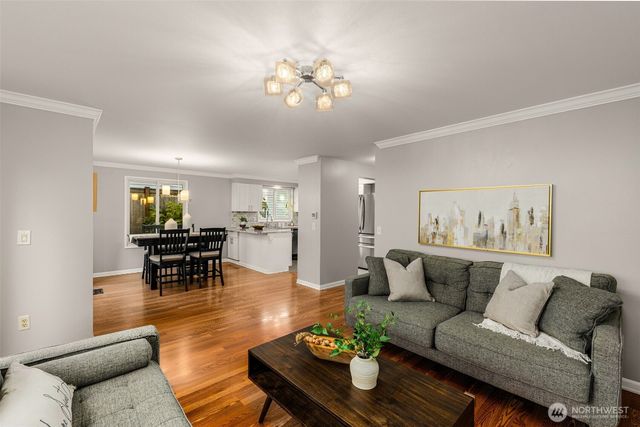 24230 SE 44th Street, Sammamish, WA 98029