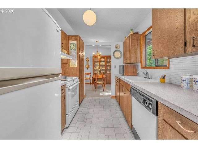 9200 Sw ELROSE Ct, Portland, OR 97224