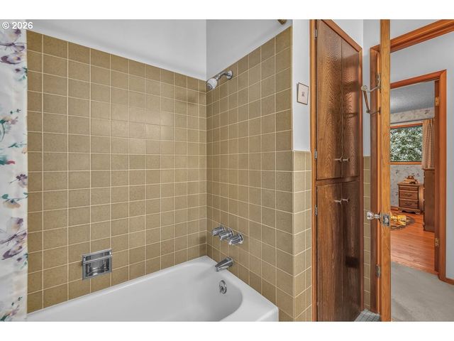 9200 Sw ELROSE Ct, Portland, OR 97224
