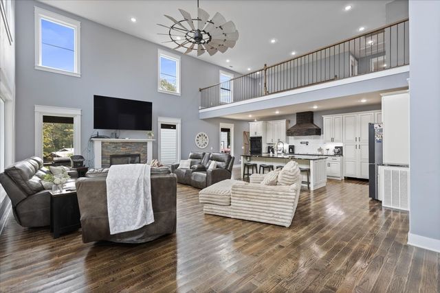 132 Hiwassee Dr, Decatur, TN 37322