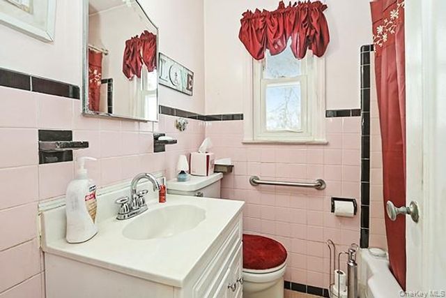 82-27 248th Street, Bellerose, NY 11426