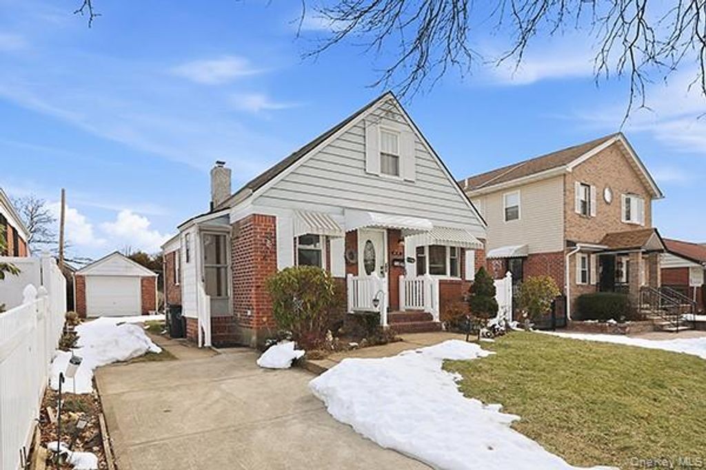 82-27 248th Street, Bellerose, NY 11426