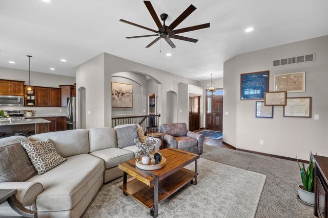 5913 Carriage Hills DRIVE, Racine, WI 53406