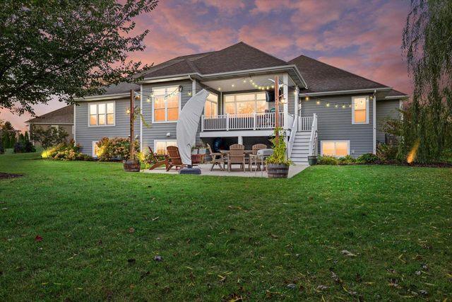 5913 Carriage Hills DRIVE, Racine, WI 53406