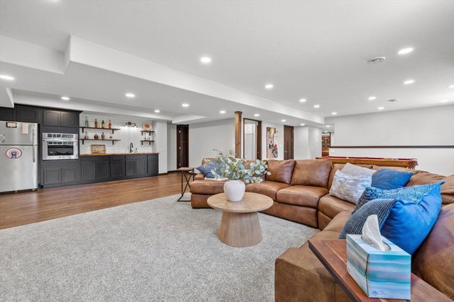5913 Carriage Hills DRIVE, Racine, WI 53406