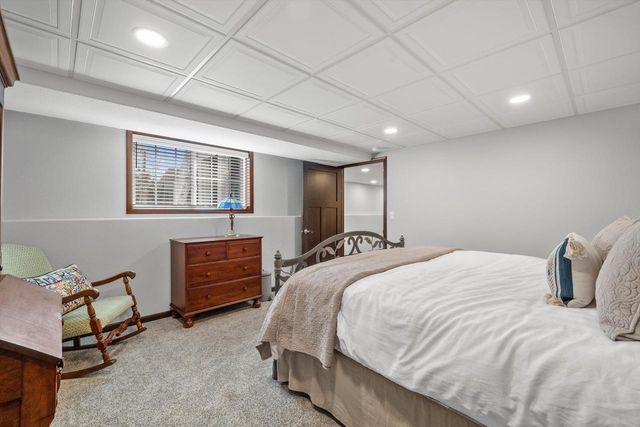 5913 Carriage Hills DRIVE, Racine, WI 53406
