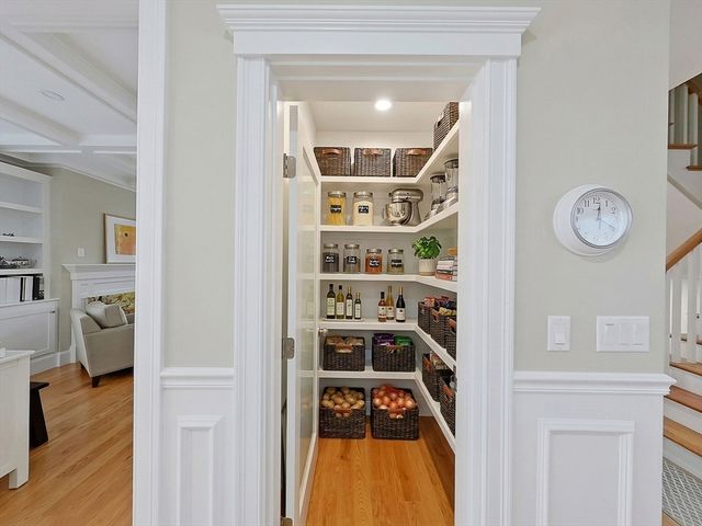 42 Parsons St TH, Newton, MA 02465