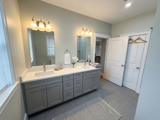42 Parsons St TH, Newton, MA 02465