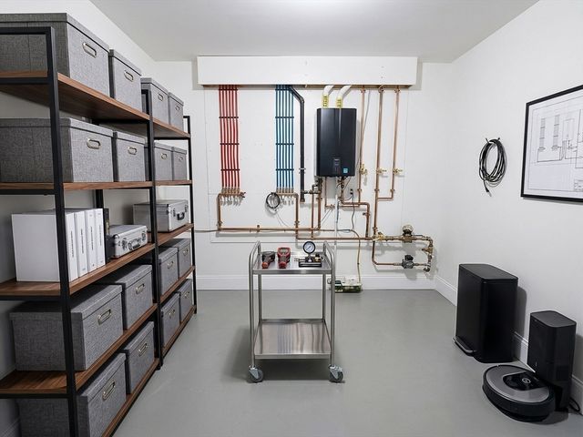 42 Parsons St TH, Newton, MA 02465