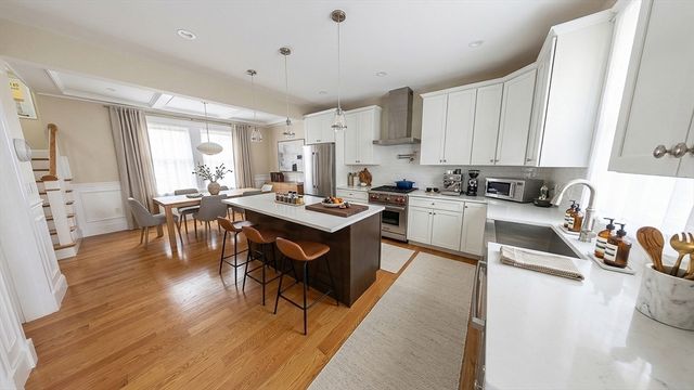 42 Parsons St TH, Newton, MA 02465