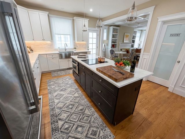 42 Parsons St TH, Newton, MA 02465