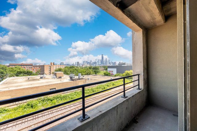 1550 S Blue Island Avenue 613, Chicago, IL 60608