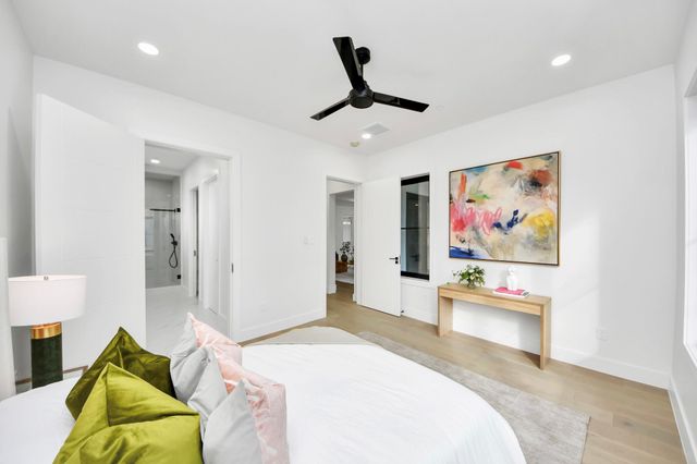 5115 Maple Street, Bellaire, TX 77401