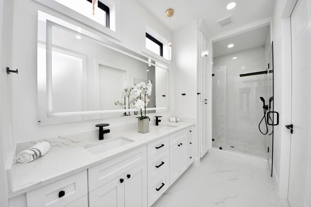 5115 Maple Street, Bellaire, TX 77401