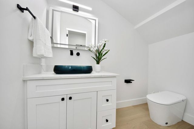 5115 Maple Street, Bellaire, TX 77401