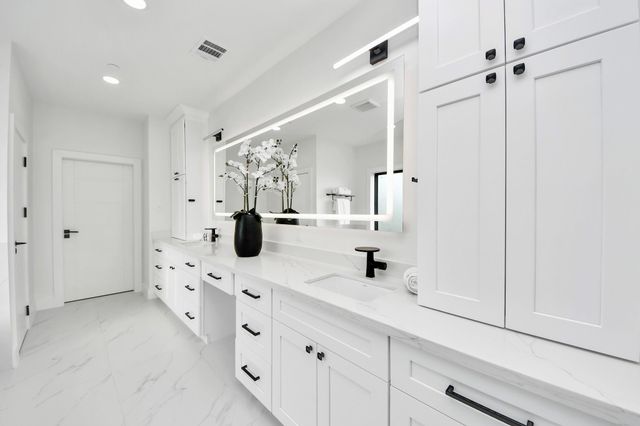 5115 Maple Street, Bellaire, TX 77401