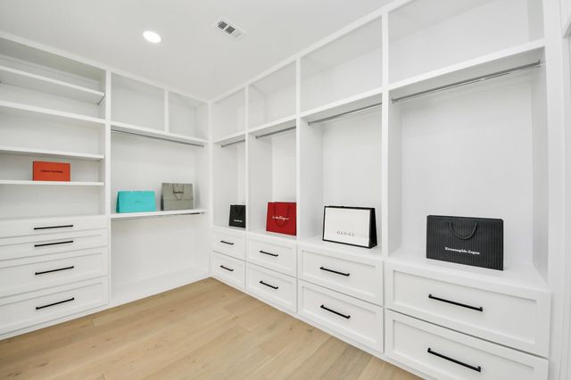 5115 Maple Street, Bellaire, TX 77401