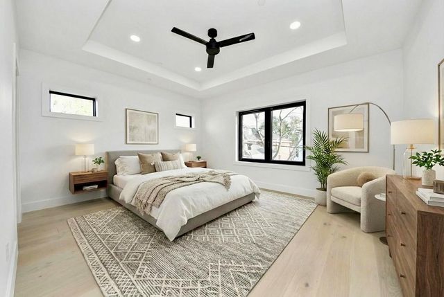 5115 Maple Street, Bellaire, TX 77401