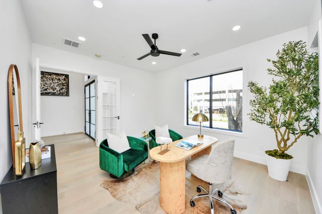 5115 Maple Street, Bellaire, TX 77401