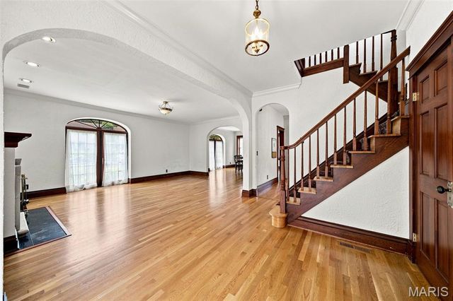 7249 Maryland Avenue, University City, MO 63130