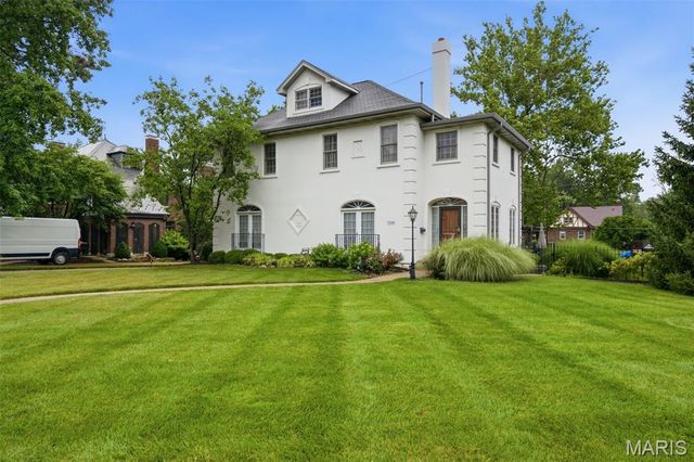 7249 Maryland Avenue, University City, MO 63130