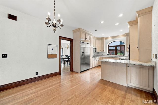 7249 Maryland Avenue, University City, MO 63130