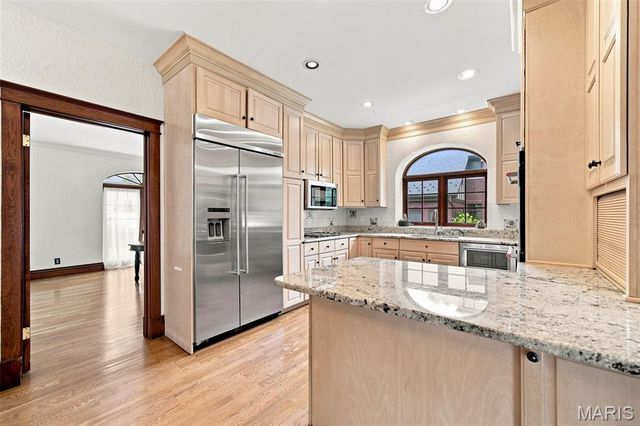 7249 Maryland Avenue, University City, MO 63130