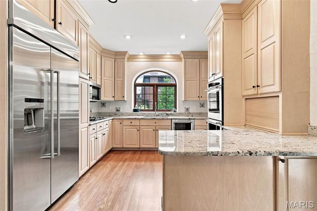 7249 Maryland Avenue, University City, MO 63130