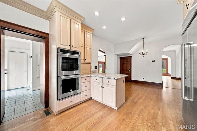 7249 Maryland Avenue, University City, MO 63130