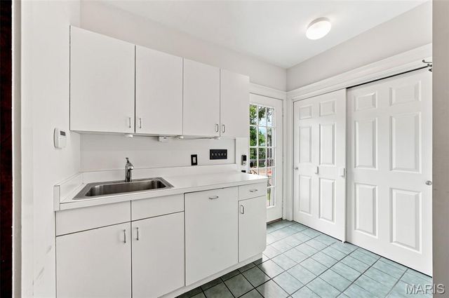 7249 Maryland Avenue, University City, MO 63130