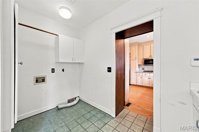 7249 Maryland Avenue, University City, MO 63130