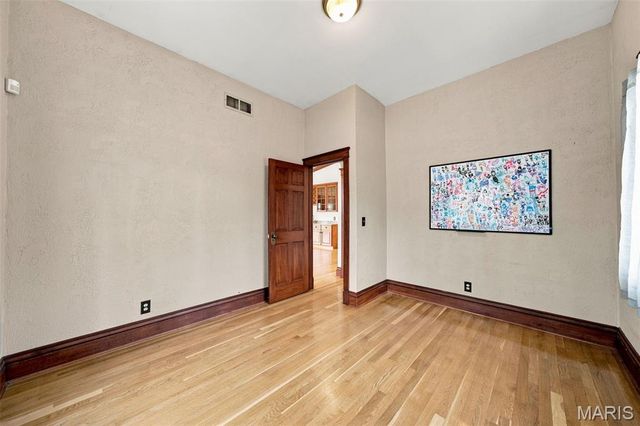 7249 Maryland Avenue, University City, MO 63130