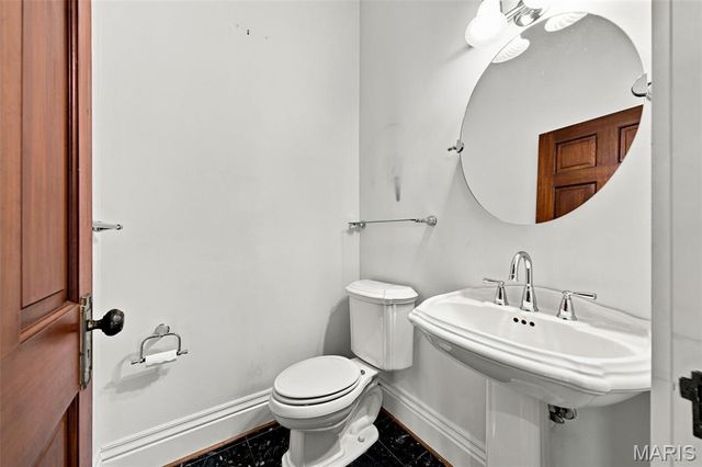 7249 Maryland Avenue, University City, MO 63130