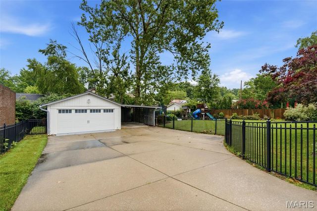 7249 Maryland Avenue, University City, MO 63130