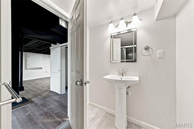 7249 Maryland Avenue, University City, MO 63130