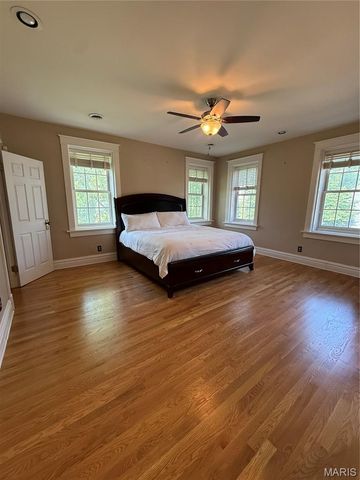 7249 Maryland Avenue, University City, MO 63130