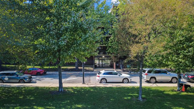 3021 S Michigan Avenue 407, Chicago, IL 60616