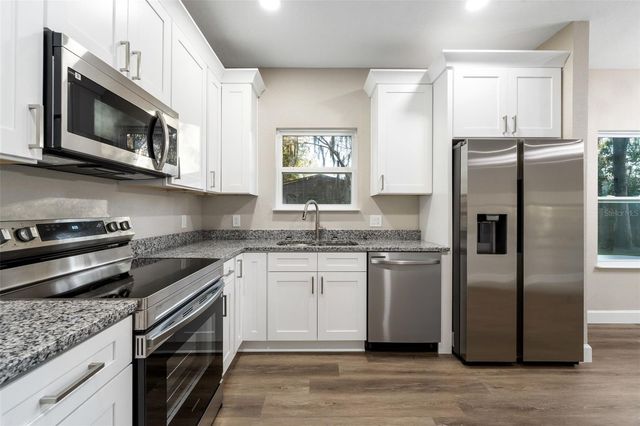 2016 NE 3RD AVENUE, Gainesville, FL 32641